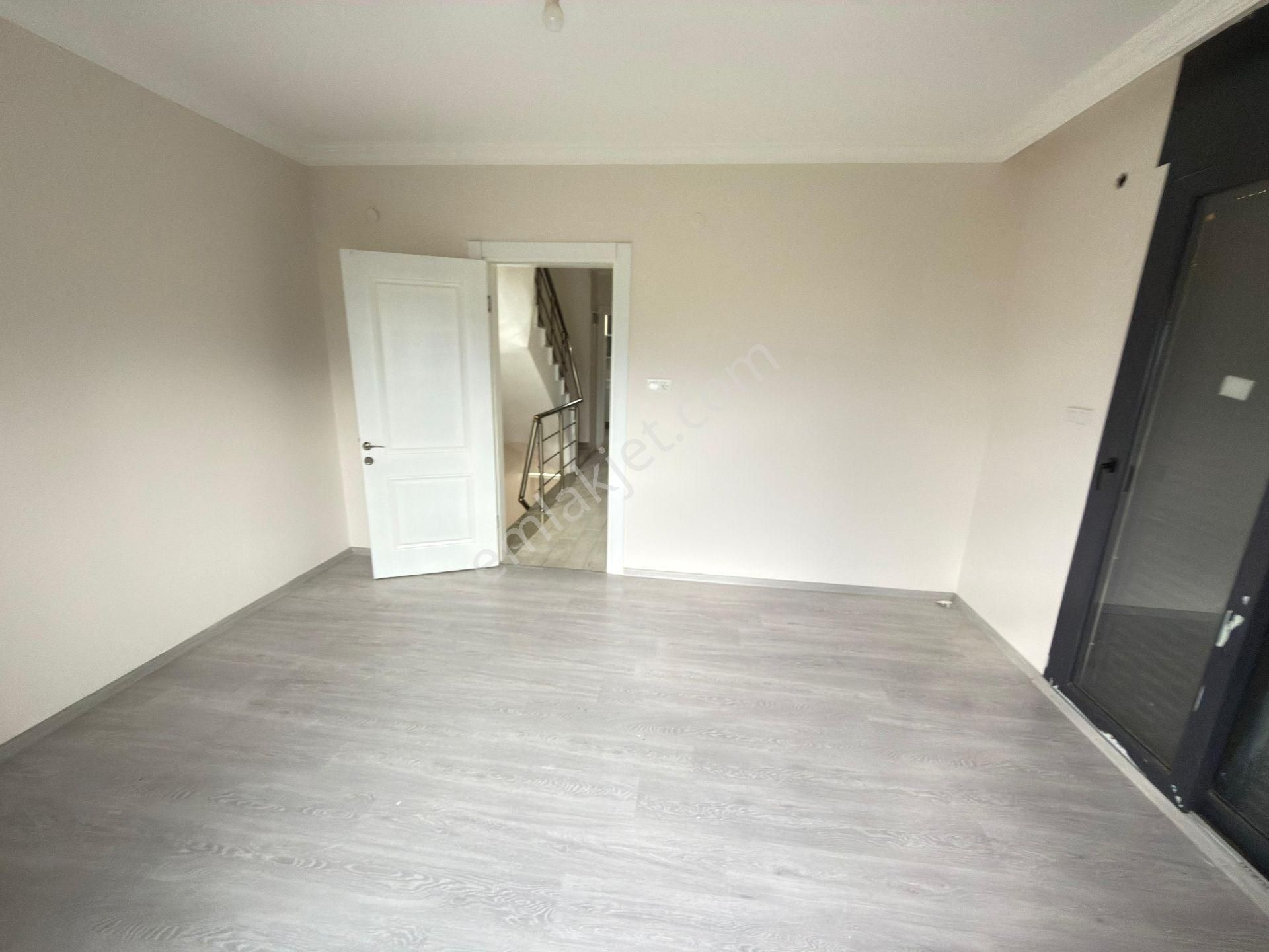 Kuşadası Soğucak’ta Deniz Manzaralı, Havuzlu Site İçerisinde Satılık 4+1 İkiz Villa - Görsel 13