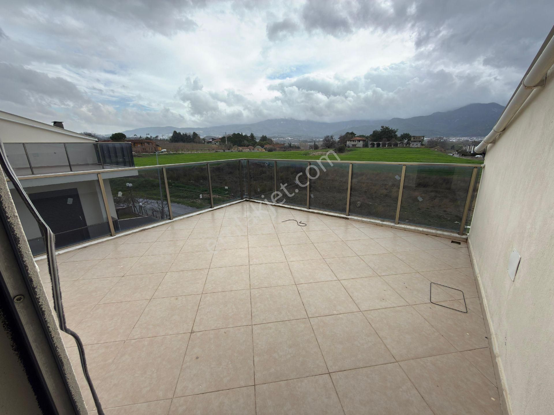 Kuşadası Soğucak’ta Deniz Manzaralı, Havuzlu Site İçerisinde Satılık 4+1 İkiz Villa - Görsel 22