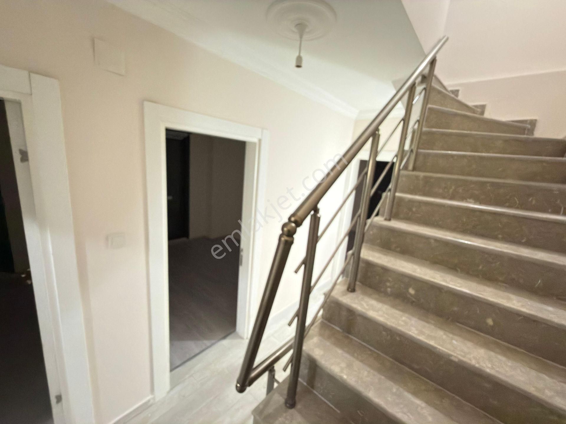 Kuşadası Soğucak’ta Deniz Manzaralı, Havuzlu Site İçerisinde Satılık 4+1 İkiz Villa - Görsel 20