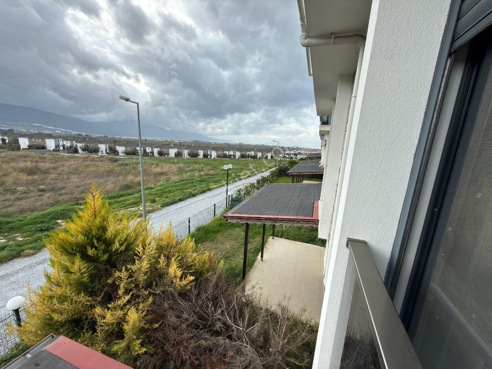 Kuşadası Soğucak’ta Deniz Manzaralı, Havuzlu Site İçerisinde Satılık 4+1 İkiz Villa - Görsel 12