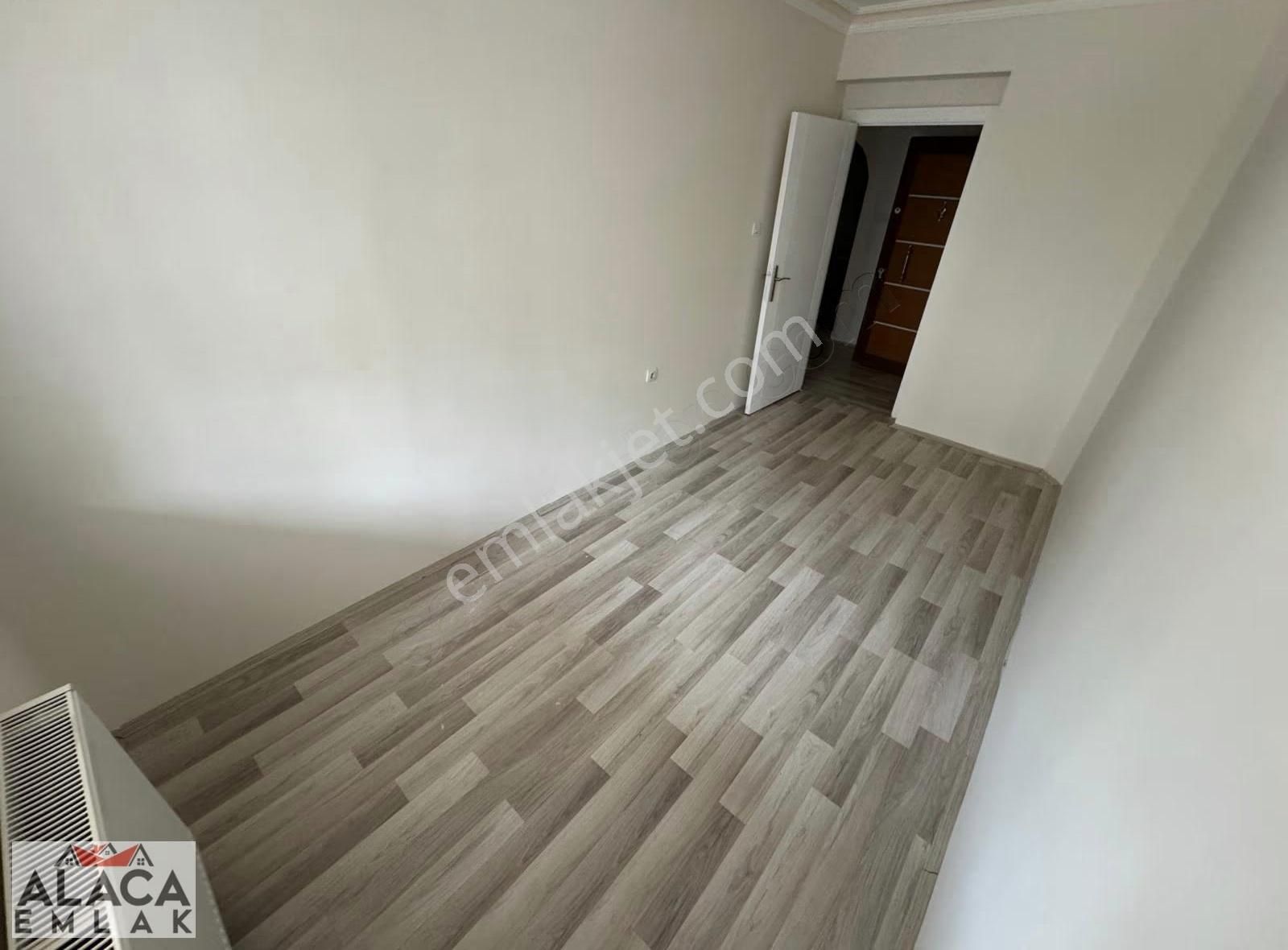 Karapürçek Mahallesi'nde Ebevyn Banyolu Kilerli 3+1 Giriş Daire - Görsel 8