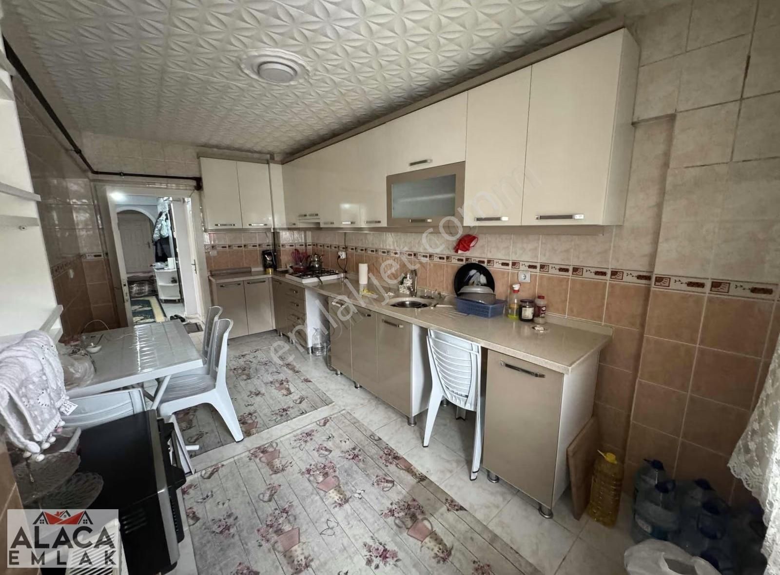 Başak Mahallesın'de 3.kat Montalamalı 3+1 Daire