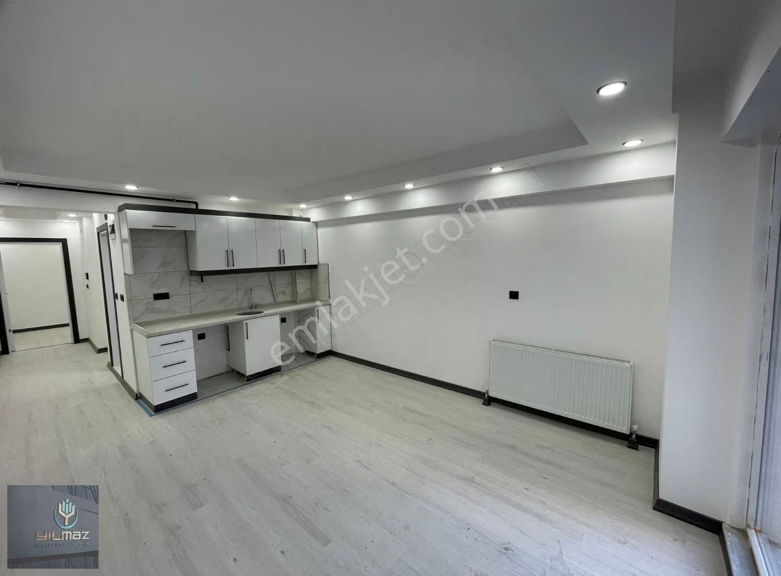 Kapaklı Amasya'lılar Meydanı'nda 1+1 Satılık Daire