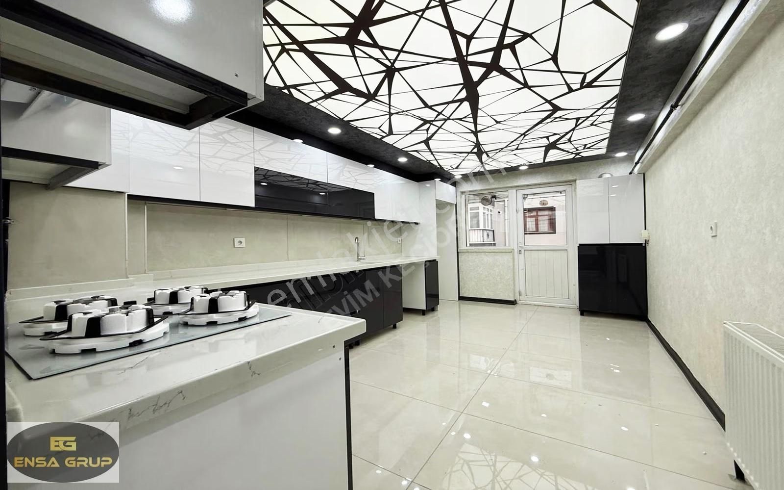 Kalbur Cad'snde Güney Cephe Katta Çift Balkonlu 3+1 Geniş Daire!