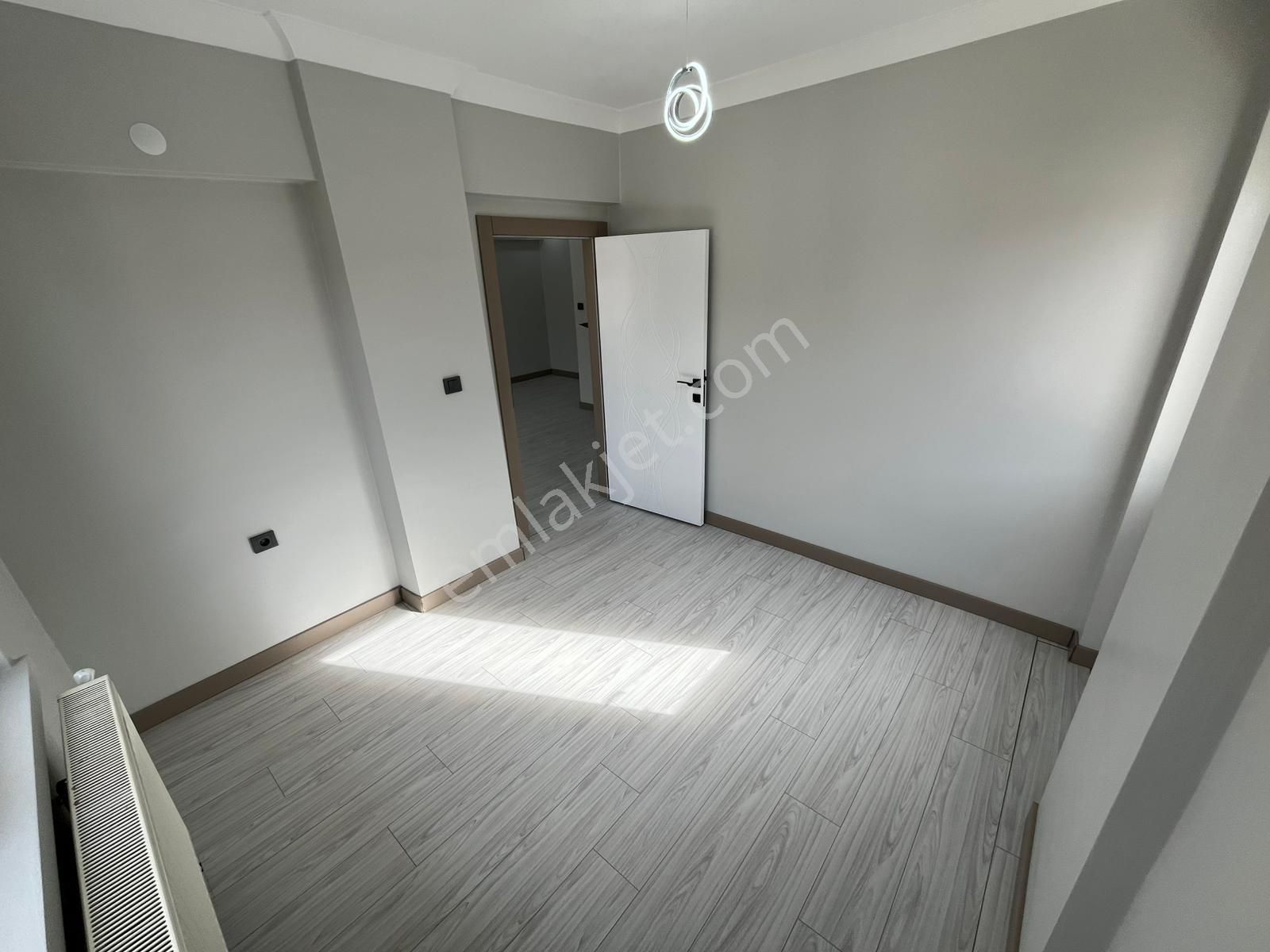 Akşemsettinde 3+1 Full Yapılı Lüx Daire! - Görsel 13