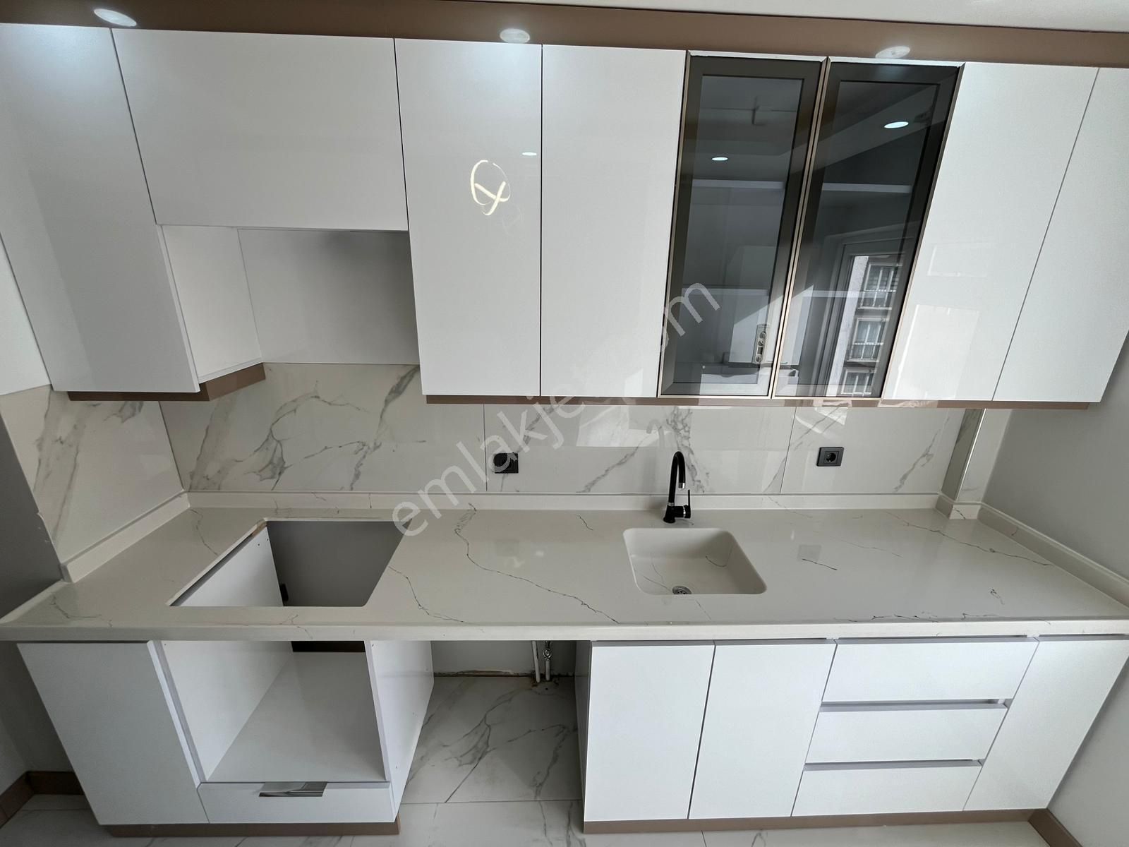 Akşemsettinde 3+1 Full Yapılı Lüx Daire! - Görsel 5