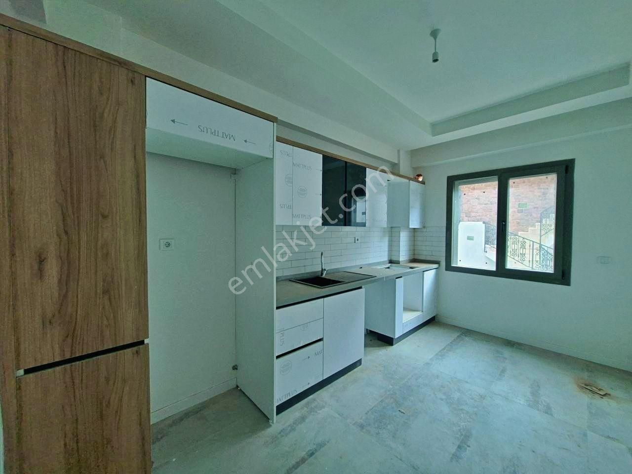 Uytundan Gürede Mustakil Bahçeli Otoparklı 2+1 Satılık Daire - Görsel 26