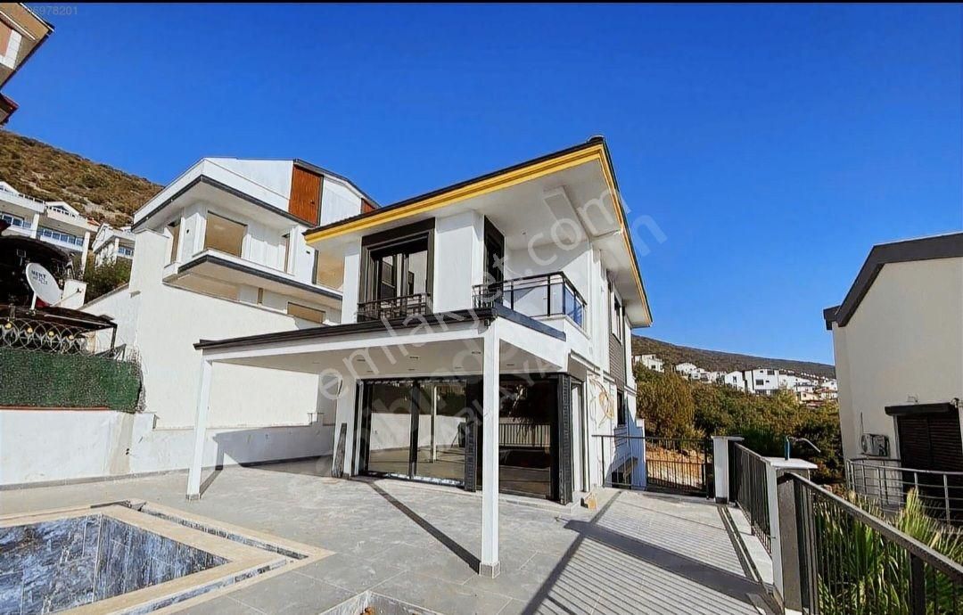 Didim Akbükte Satlık Havuzlu Müstakil Villa - Görsel 2
