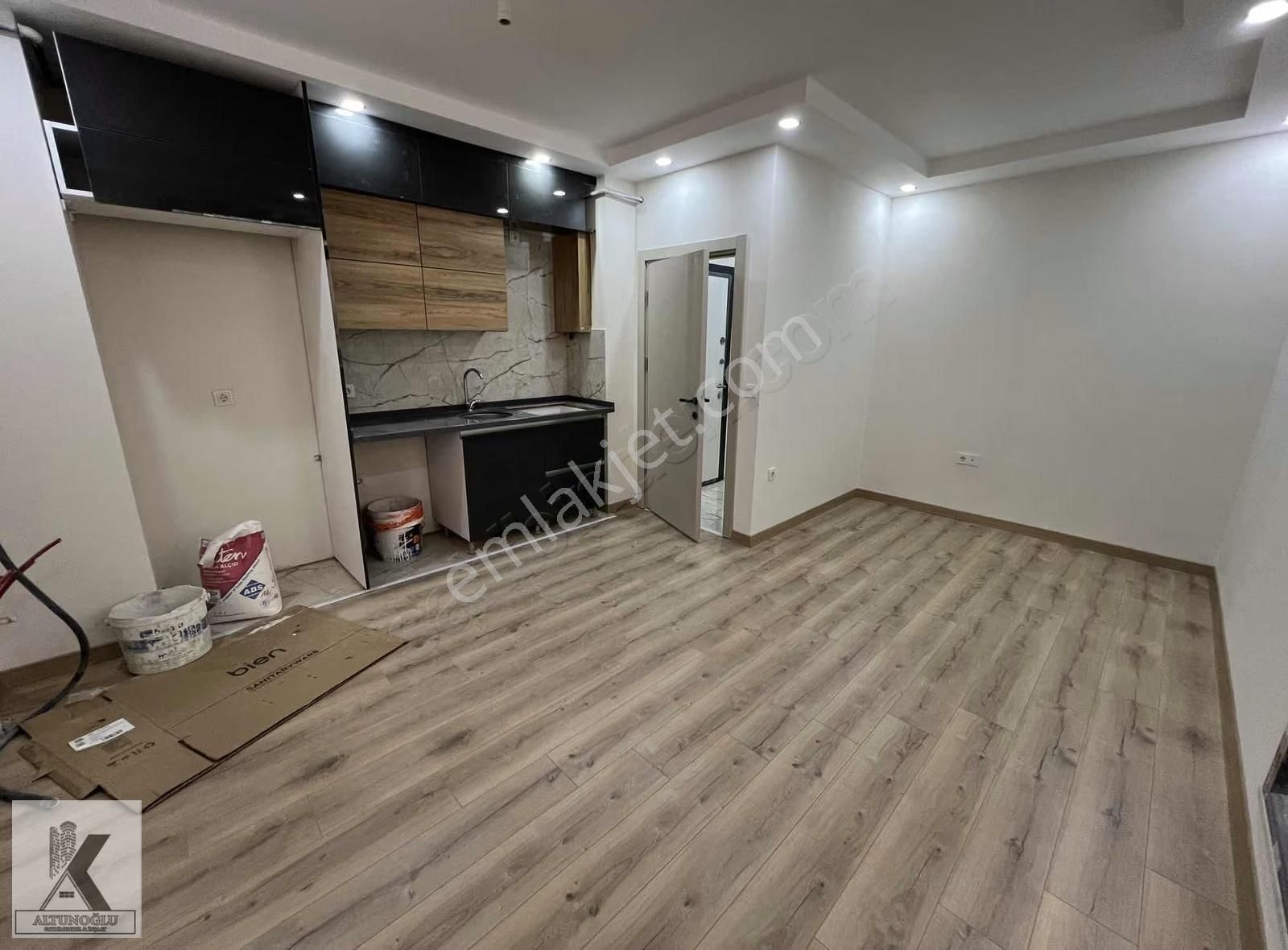 Üniversite Mah.cadde Metrobüse 7 Dakika Sıfır 1+1 Ara Kat