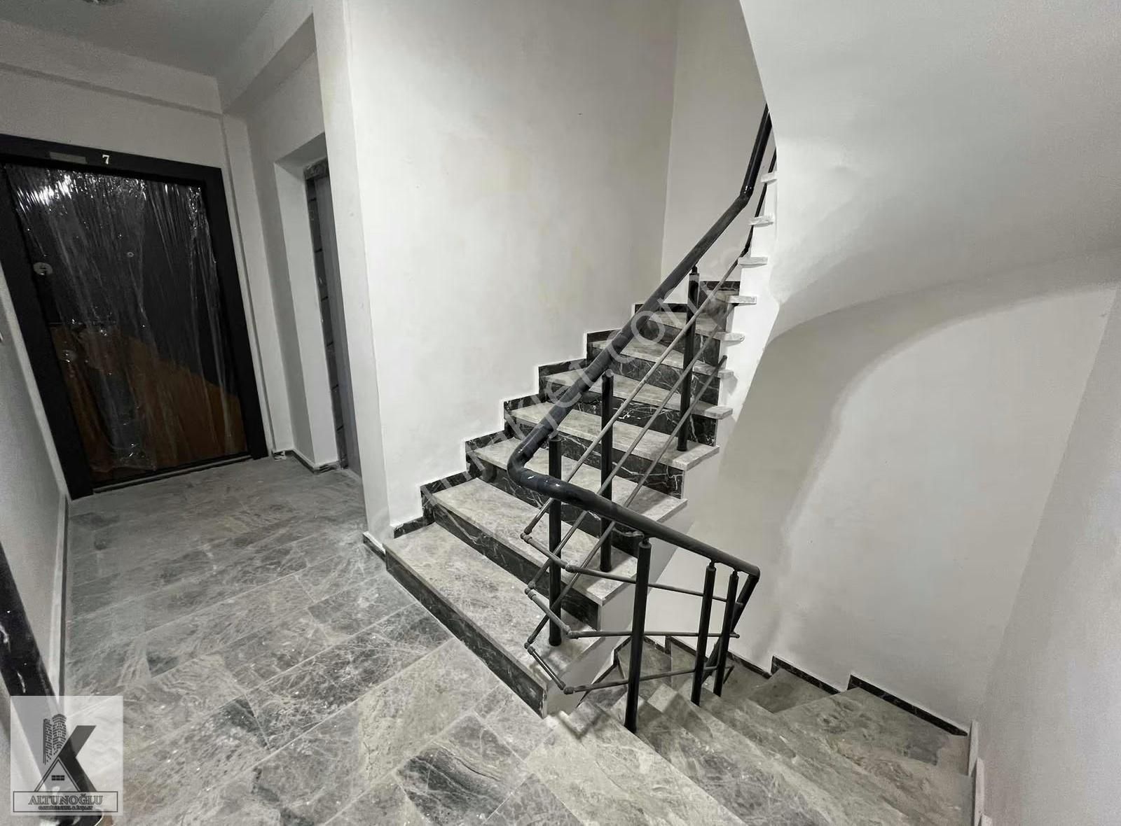 Üniversite Mah.cadde Metrobüse 7 Dakika Sıfır 1+1 Ara Kat - Görsel 18