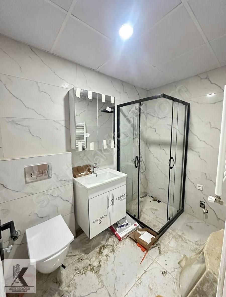 Merkez Reşitpaşa Cadde Üstünde Metrobüs Yakınında Sıfır 2+1 - Görsel 5