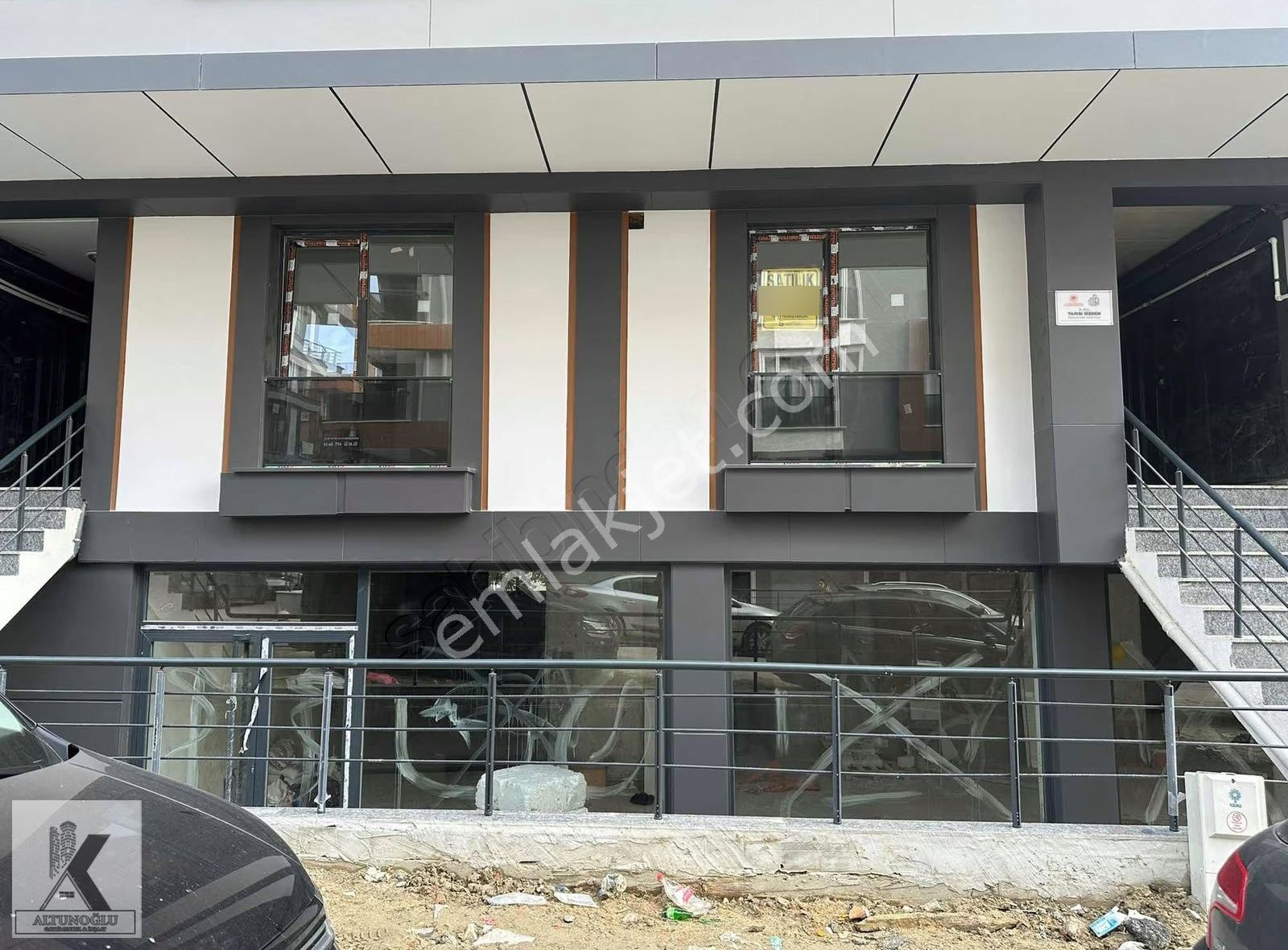 Merkez Reşitpaşa Cadde Üstünde Metrobüs Yakınında Sıfır 2+1