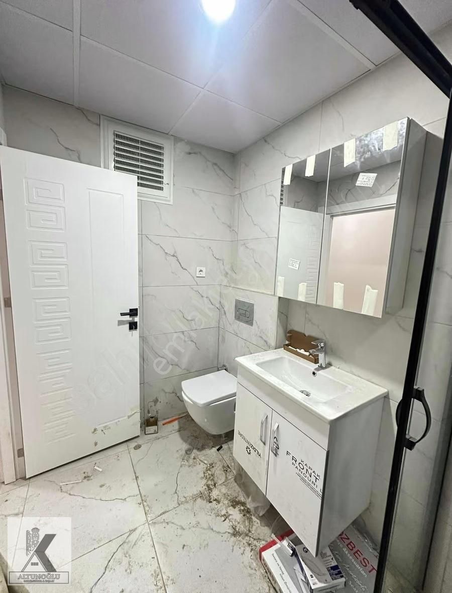 Merkez Reşitpaşa Cadde Üstünde Metrobüs Yakınında Sıfır 2+1 - Görsel 25