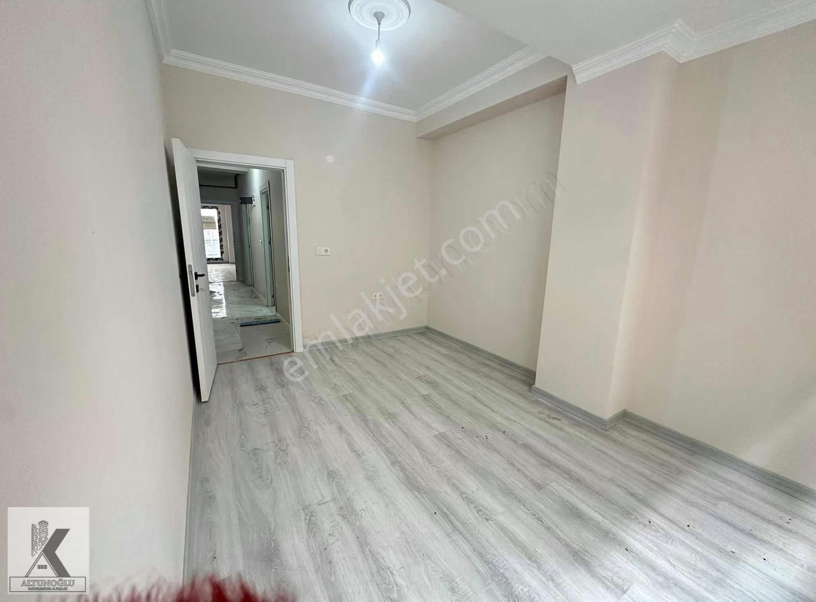 Merkez Reşitpaşa Cadde Üstünde Metrobüs Yakınında Sıfır 2+1 - Görsel 23