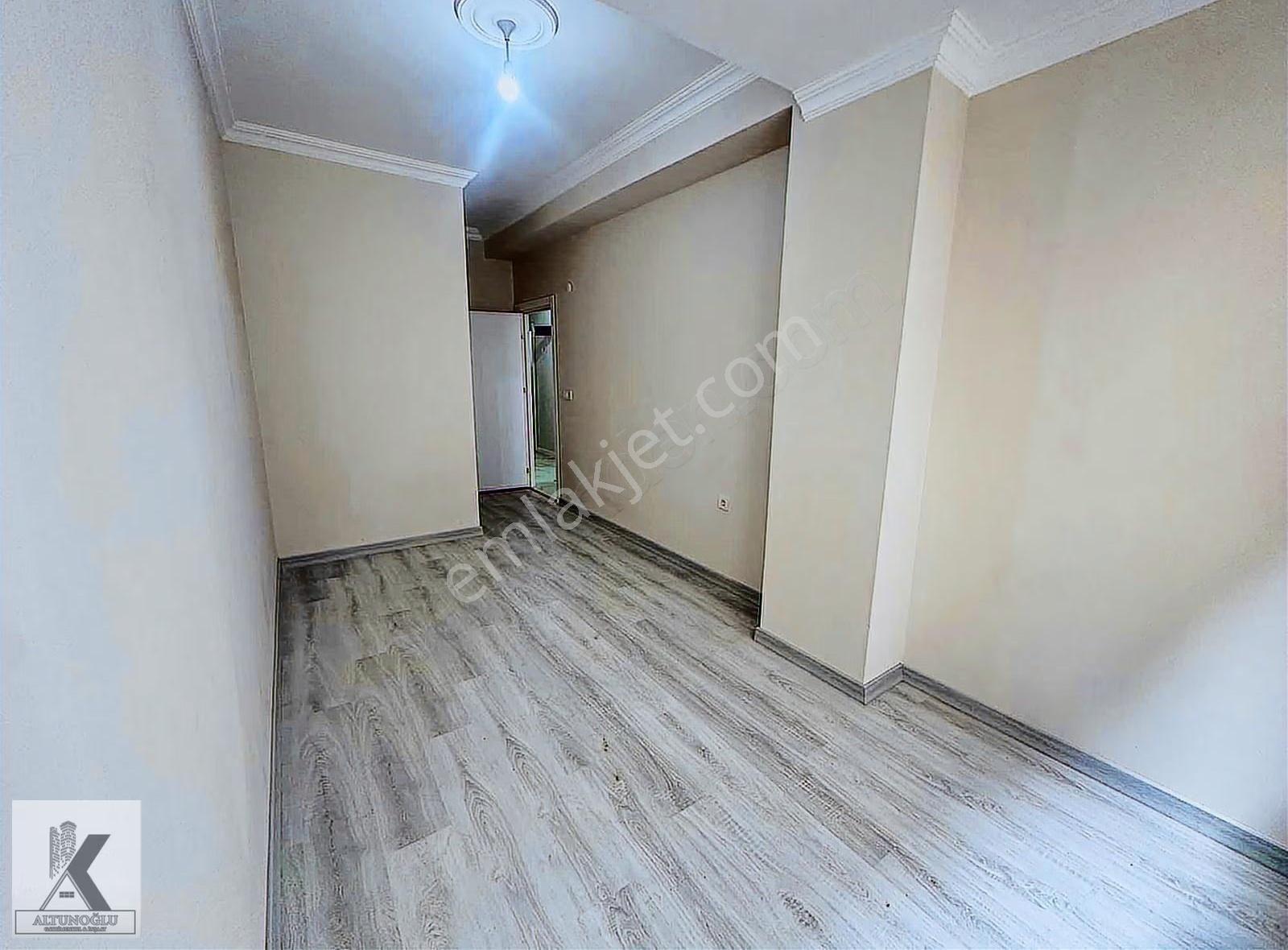 Merkez Reşitpaşa Cadde Üstünde Metrobüs Yakınında Sıfır 2+1 - Görsel 4