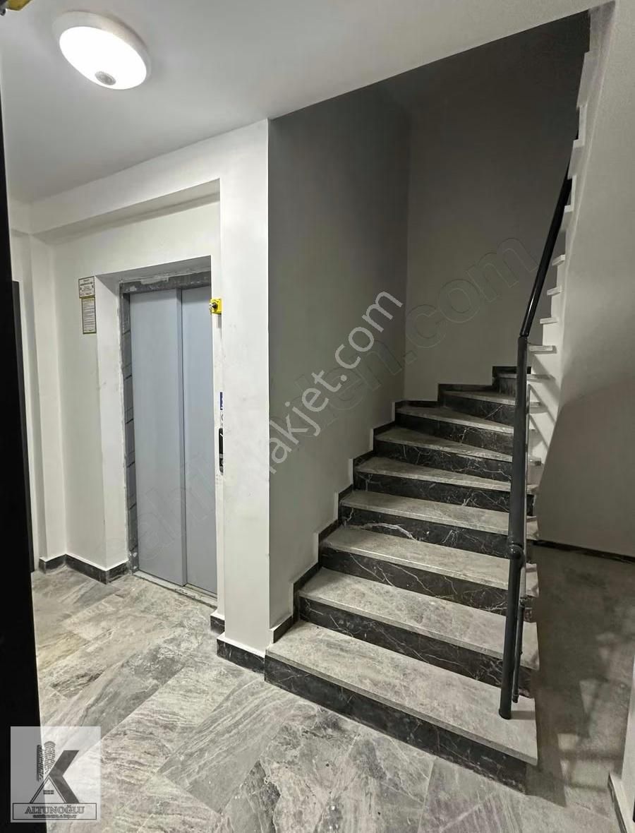 Üniversite Mah.cadde Metrobüs Yakını 1+1 Kiralık Daire - Görsel 7