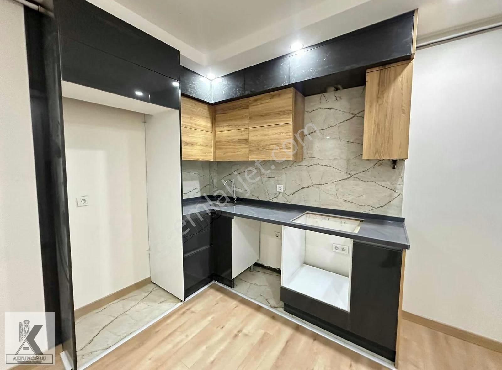 Üniversite Mah.cadde Metrobüs Yakını 1+1 Kiralık Daire - Görsel 26