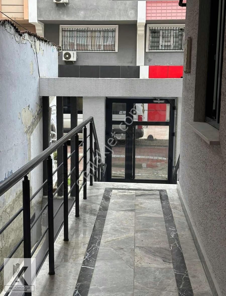 Üniversite Mah.cadde Metrobüs Yakını 1+1 Kiralık Daire