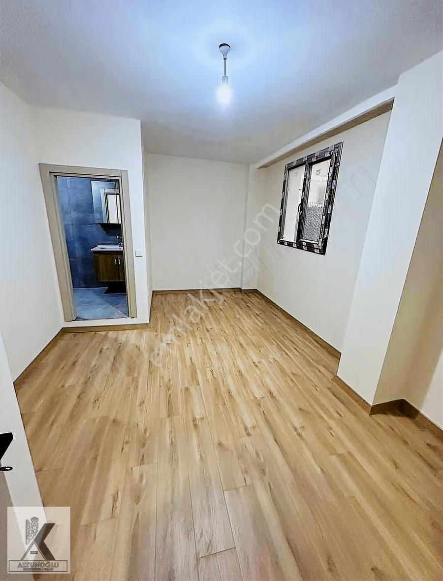 Üniversite Mah.cadde Metrobüs Yakını 1+1 Kiralık Daire - Görsel 2