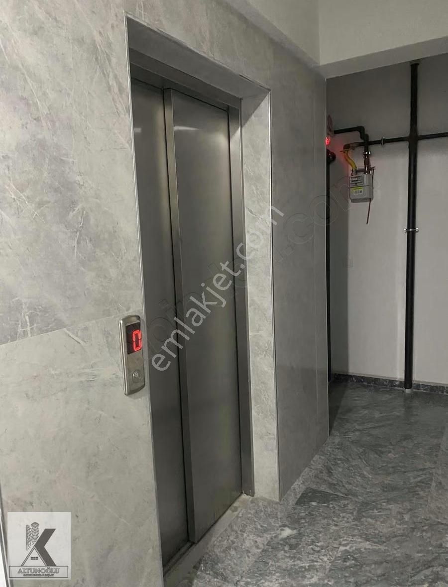 Avcılar Ünivesite Mah.metrobüs Cadde Yakınında 2+1 70m2 Ara Kat - Görsel 17