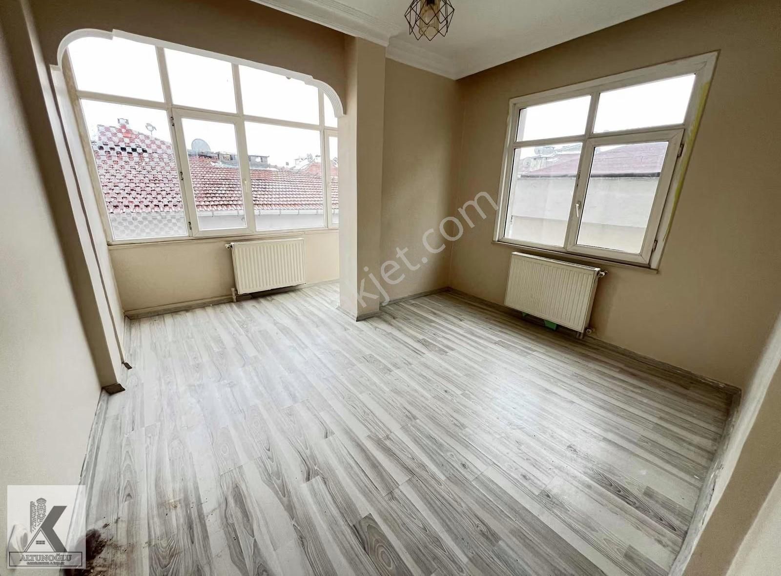 Denizköşkler Mah.metrobüs Cadde Yakınında 2+1 90m2 Ara Kat - Görsel 8