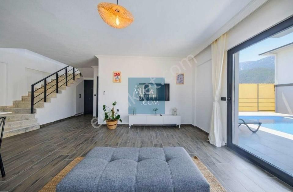 Karaçulhada Kiralık 3+1 Müstakil Havuzlu Villa - Görsel 7