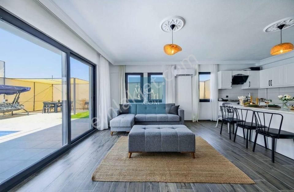 Karaçulhada Kiralık 3+1 Müstakil Havuzlu Villa - Görsel 8