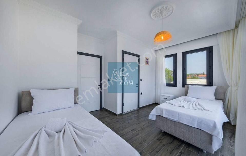 Karaçulhada Kiralık 3+1 Müstakil Havuzlu Villa - Görsel 21