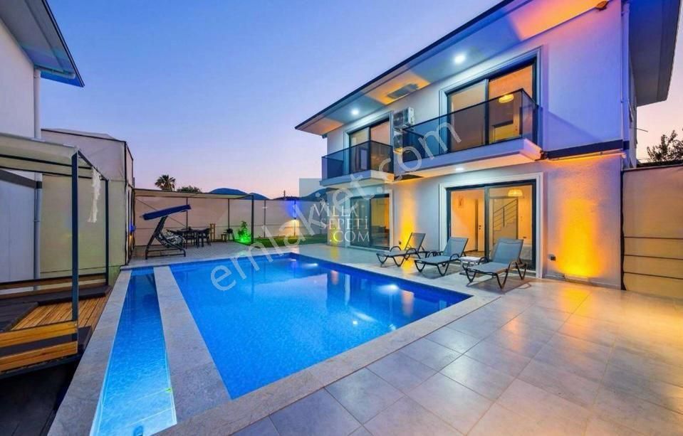 Karaçulhada Kiralık 3+1 Müstakil Havuzlu Villa - Görsel 2