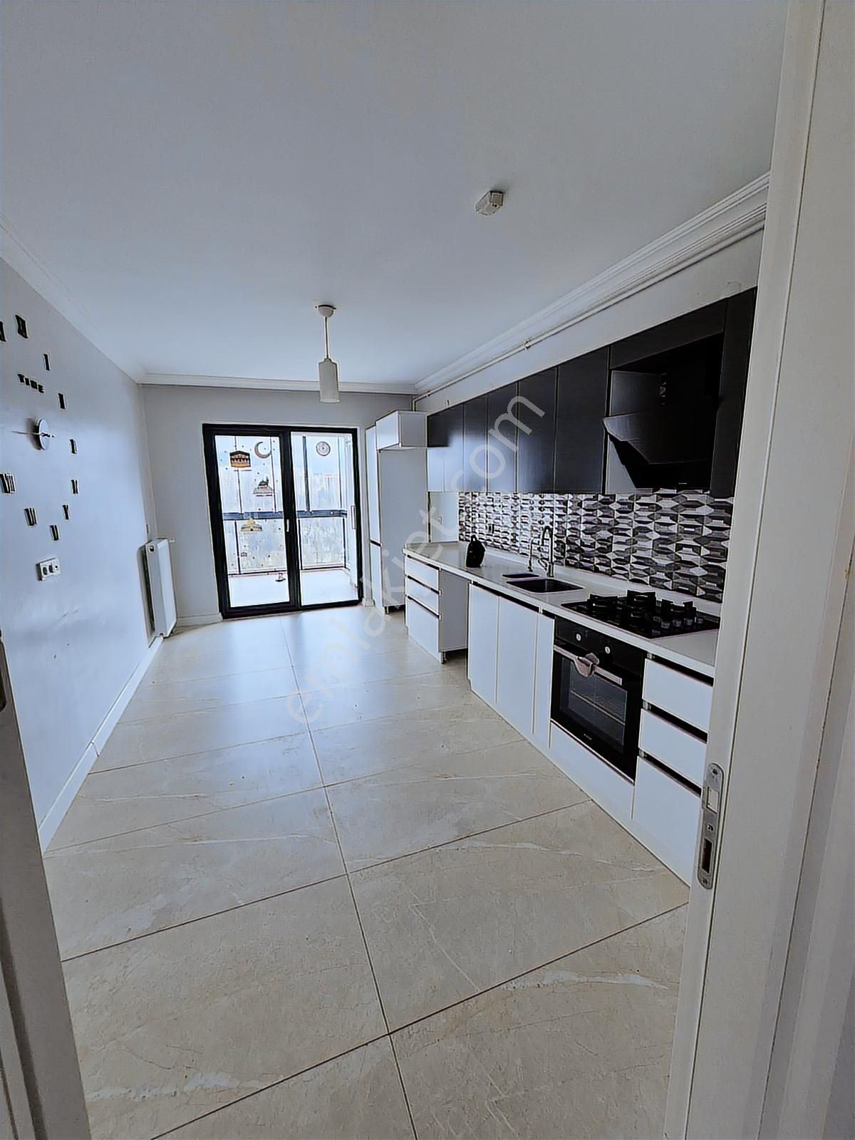 Altındağ Zümrütevler'de Kiralık 4+1, 180m², Site İçinde, Güvenli - Görsel 13