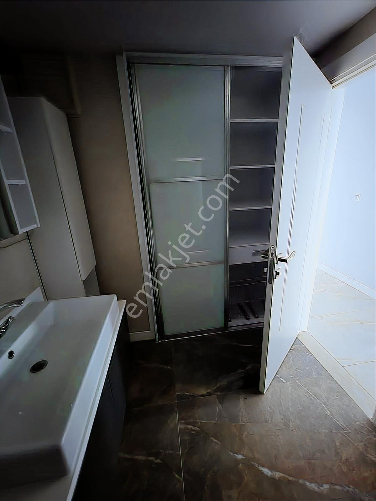 Altındağ Zümrütevler'de Kiralık 4+1, 180m², Site İçinde, Güvenli - Görsel 8