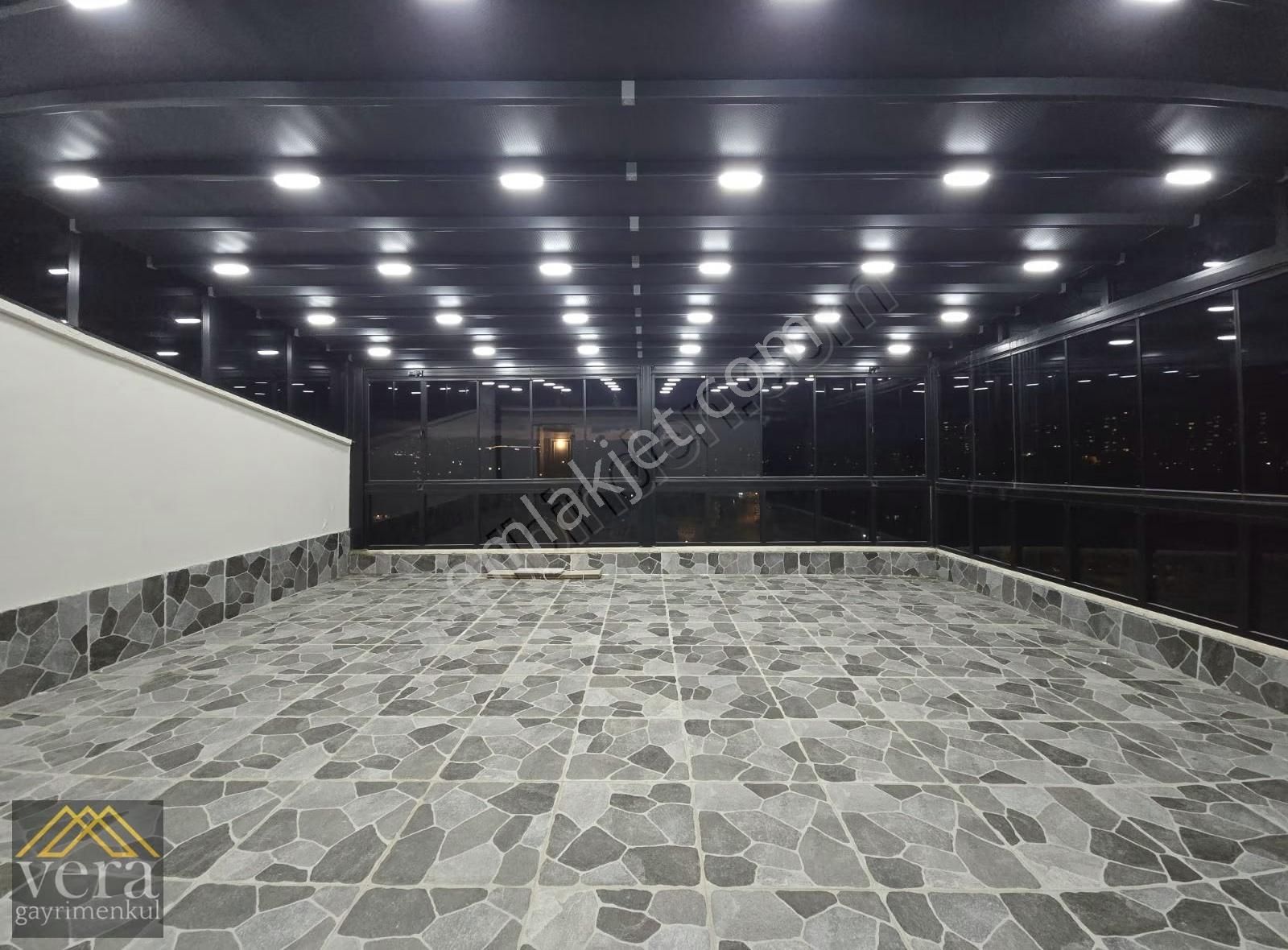 İskanlı Mantolamalı Caddeye Bir Bina Süperlüks Fırsat Dubleks - Görsel 13