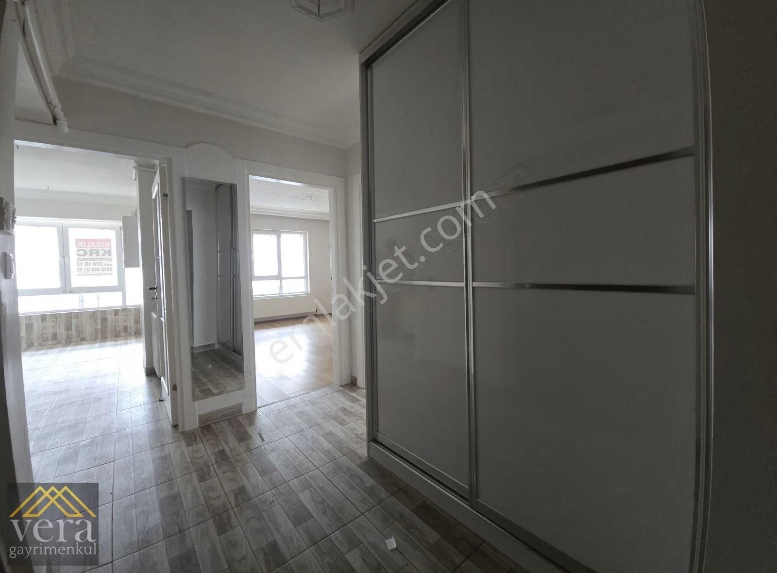 Şahintepede Caddeye 2. Bina Giriş Kat 3+1 Kiralık Kapalı Garaj - Görsel 7