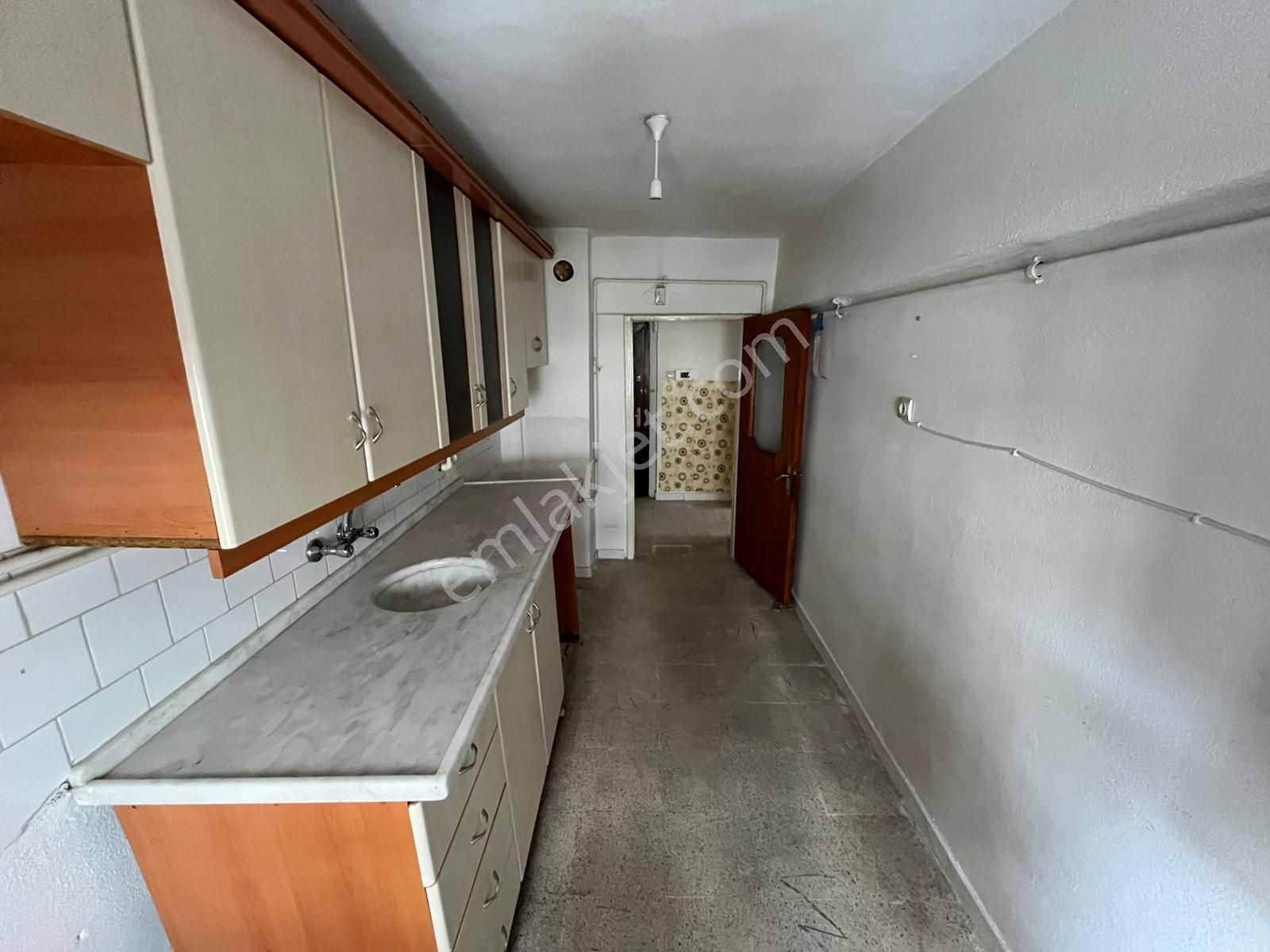 Akşemsettinde 3+1 Yüksek Giriş Satılık Daire - Görsel 2