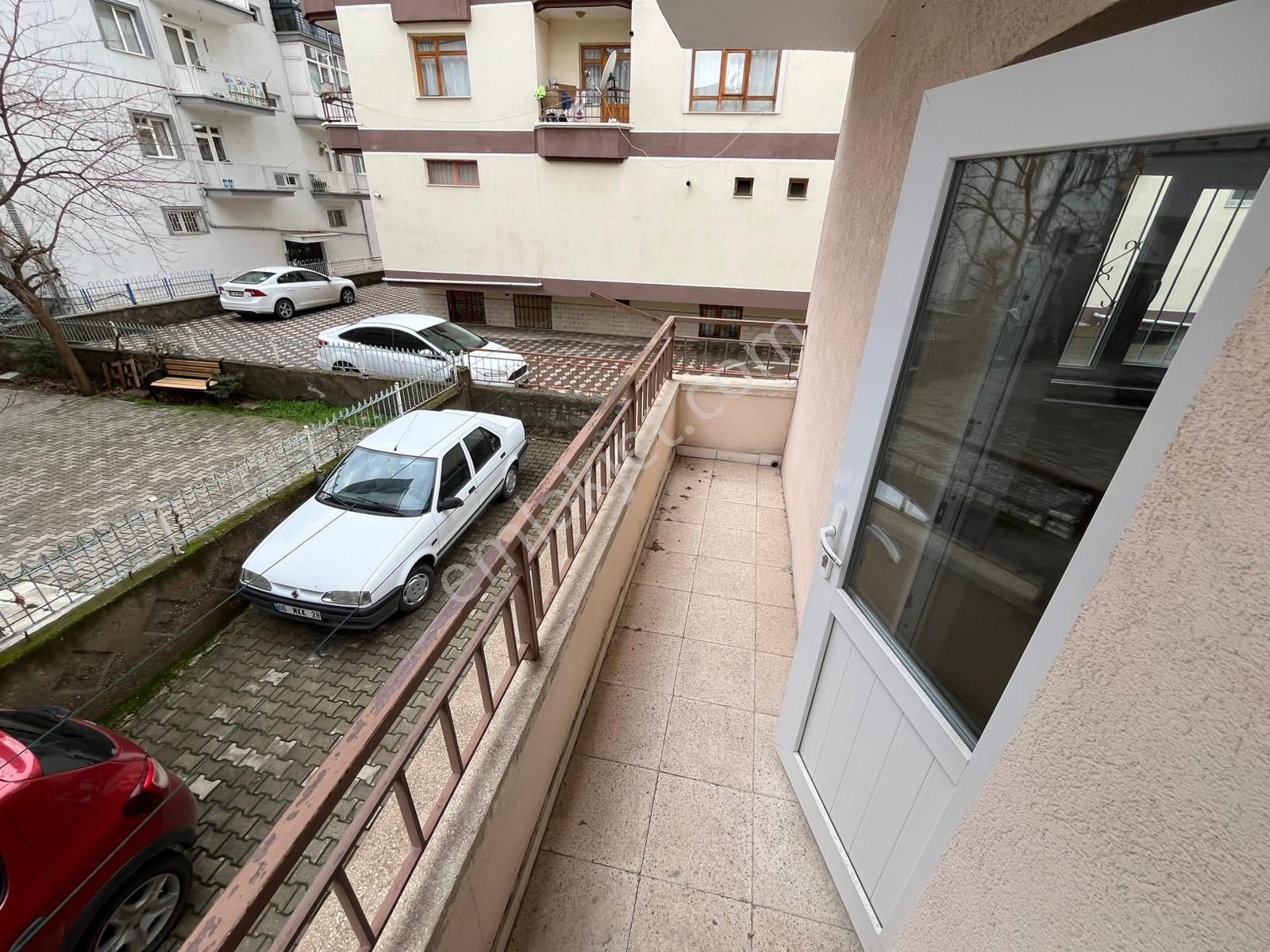 Akşemsettinde 3+1 Yüksek Giriş Satılık Daire - Görsel 24