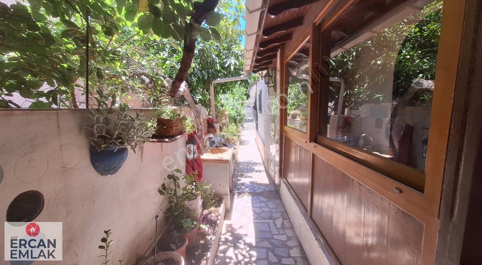 Özderede Geniş Bahceli Villa - Görsel 17