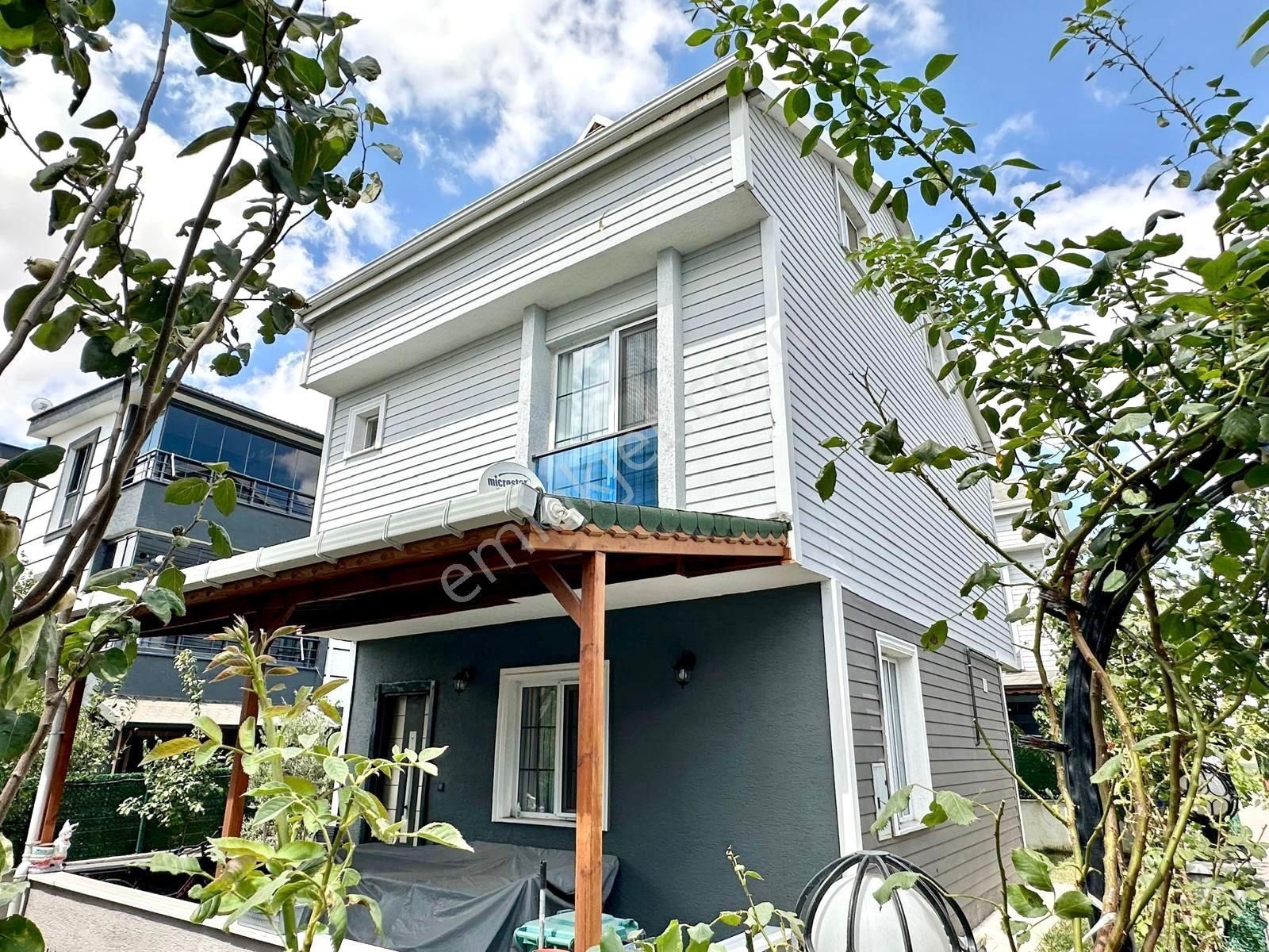 Demireller - 200 M² Arsa İçinde 4+1 Kurulu Düzen Müstakil Villa