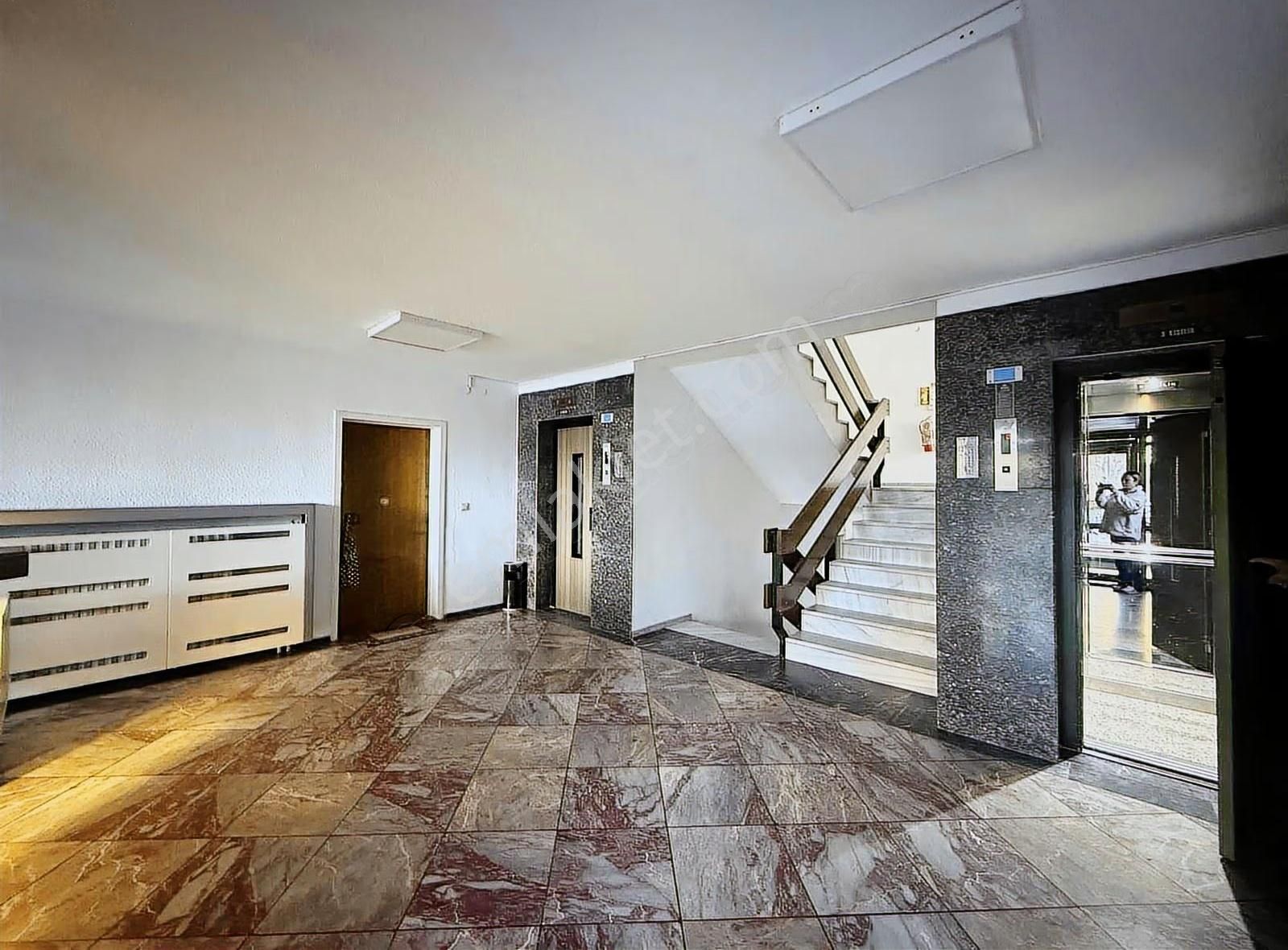 Pogadan Çınar Sitesinde 3+1 Bakımlı Daire - Görsel 11