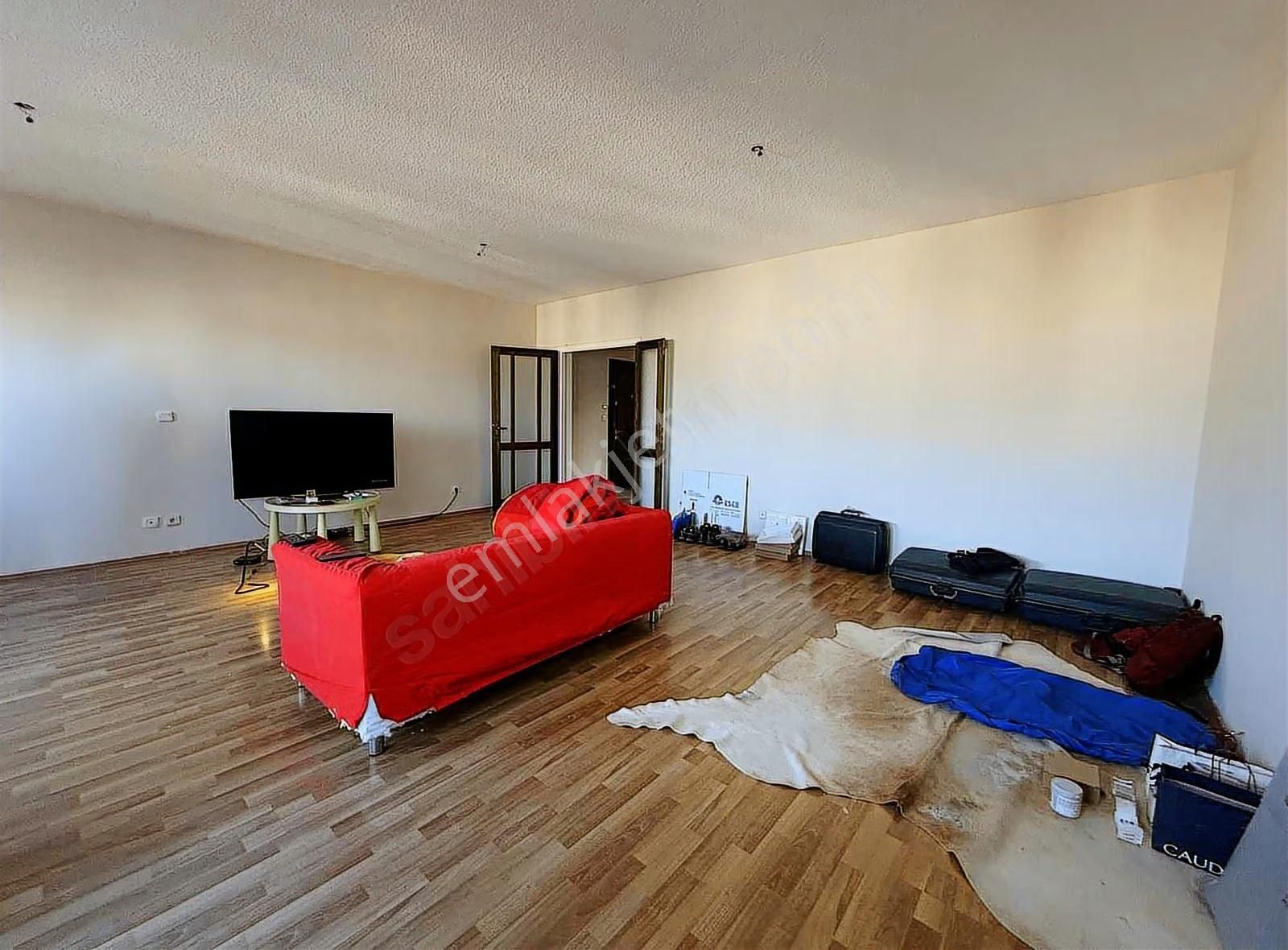 Pogadan Çınar Sitesinde 3+1 Bakımlı Daire - Görsel 9