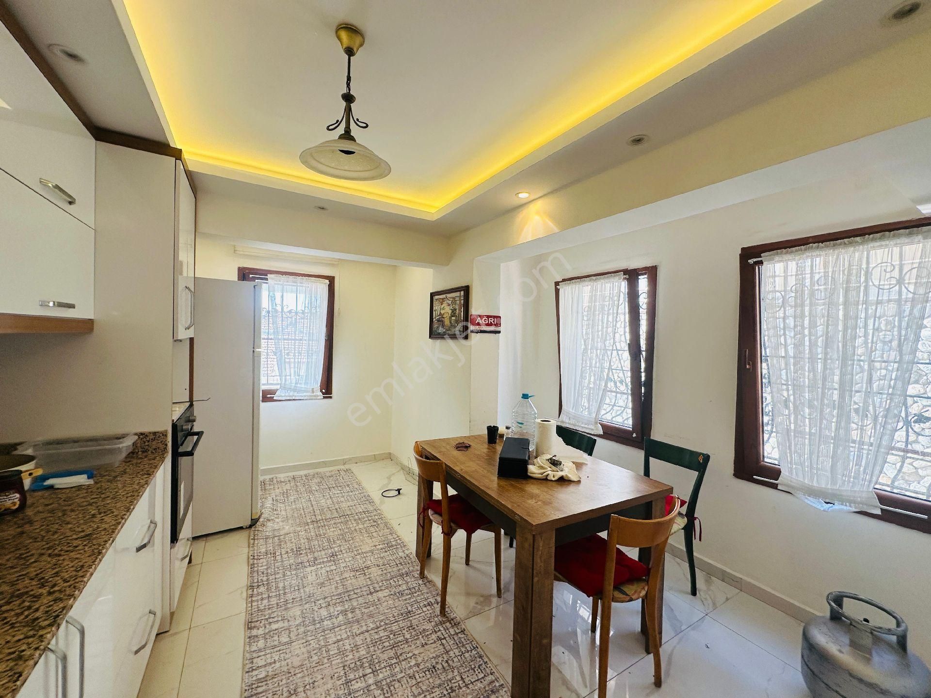 Kuşadası Marinada Kiralık Bahçe Katı 2+1daire - Görsel 8