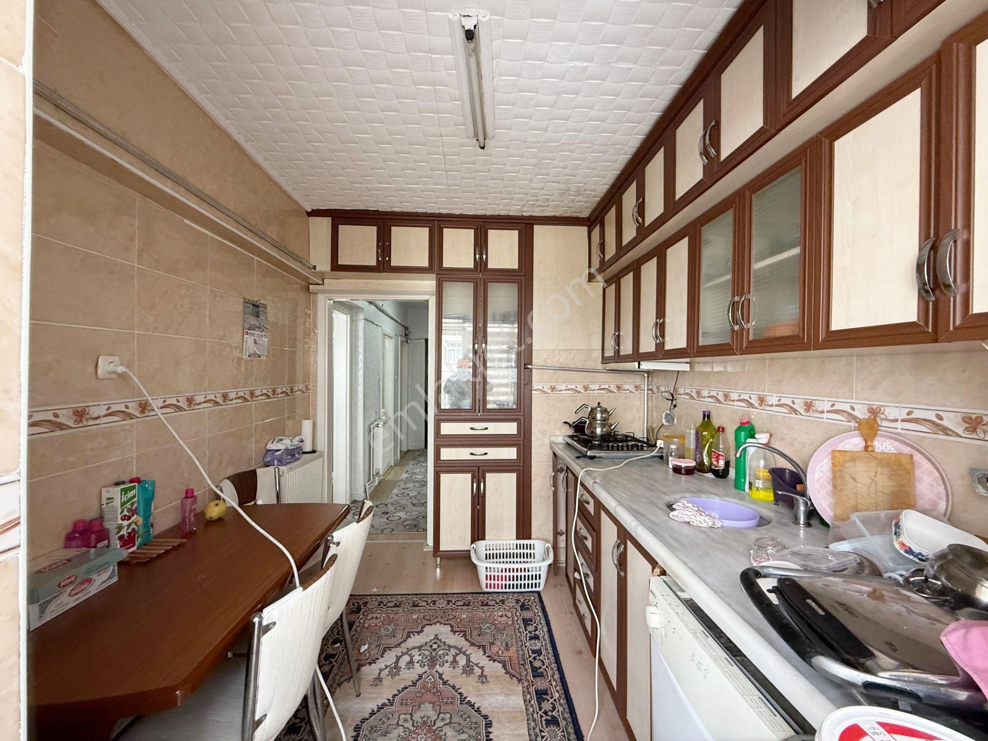 Kafkaslarda Cadde Yakını Fırsat 3+1 Daire,, - Görsel 18