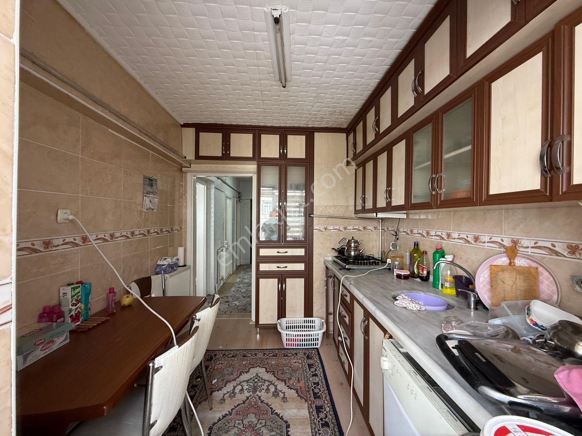 Kafkaslarda Cadde Yakını Fırsat 3+1 Daire,, - Görsel 17