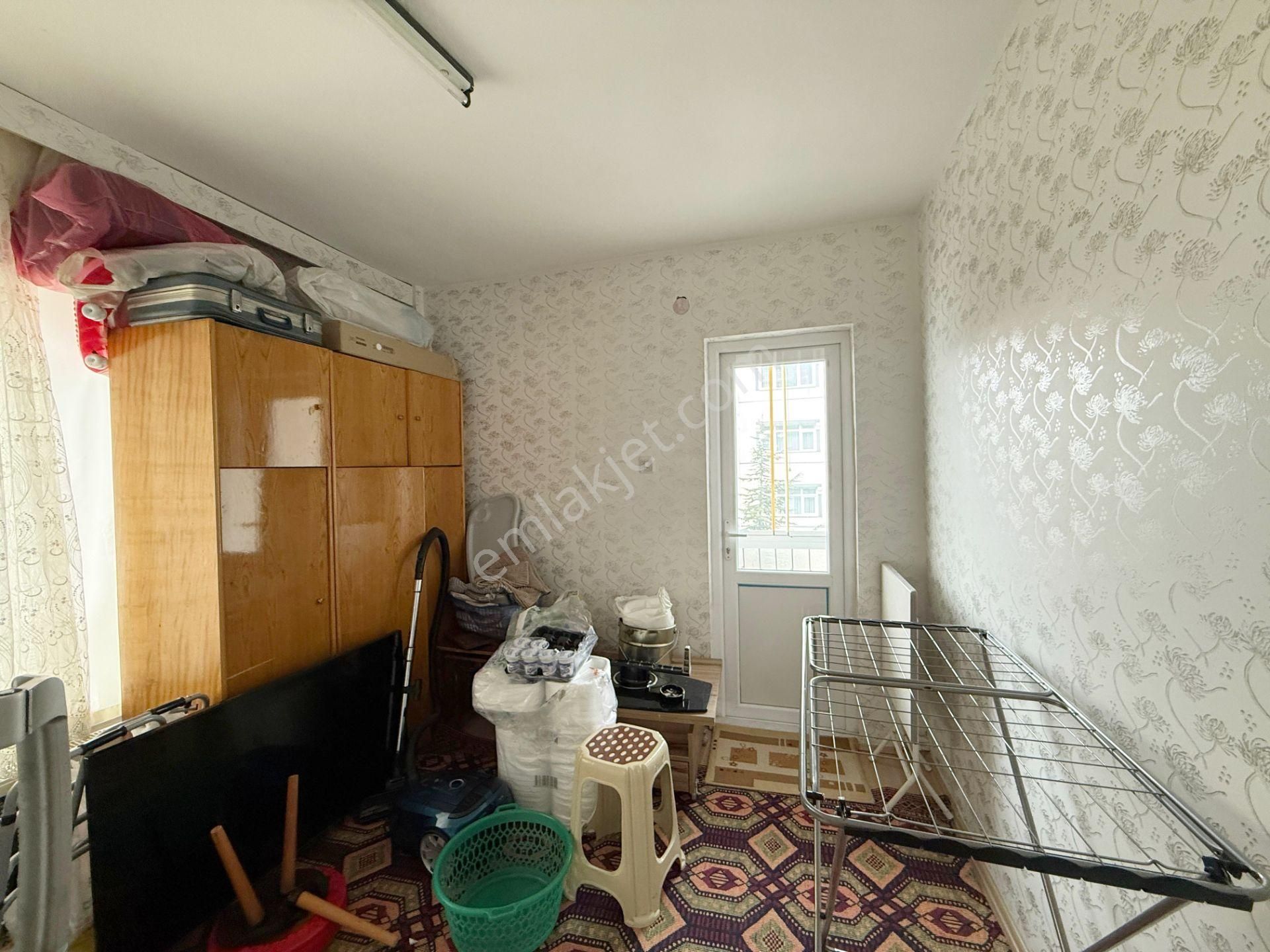 Kafkaslarda Cadde Yakını Fırsat 3+1 Daire,, - Görsel 23