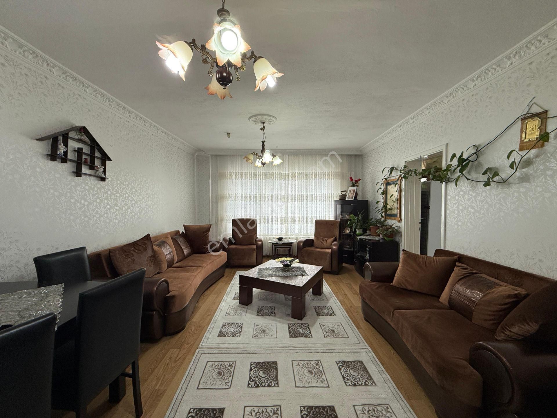 Kafkaslarda Cadde Yakını Fırsat 3+1 Daire,, - Görsel 2