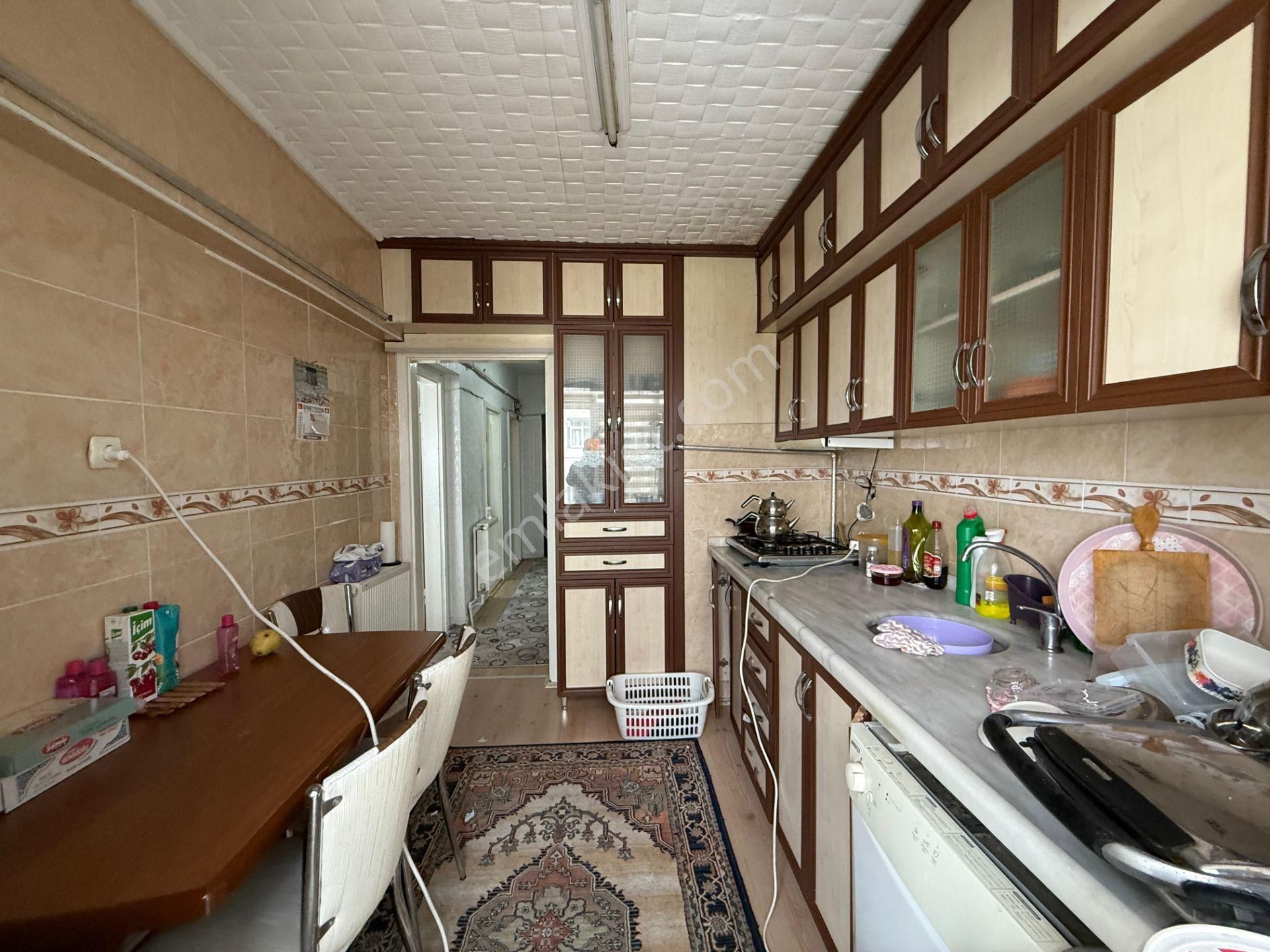 Kafkaslarda Cadde Yakını Fırsat 3+1 Daire,, - Görsel 10