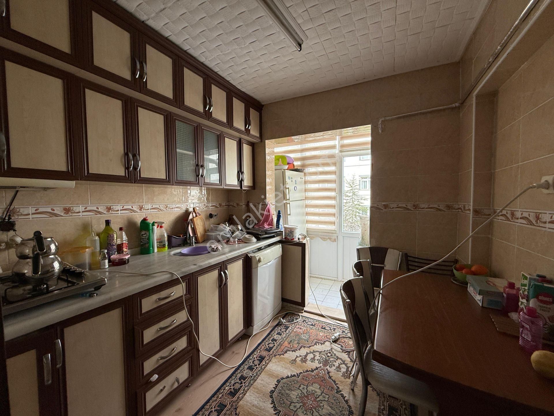 Kafkaslarda Cadde Yakını Fırsat 3+1 Daire,, - Görsel 14