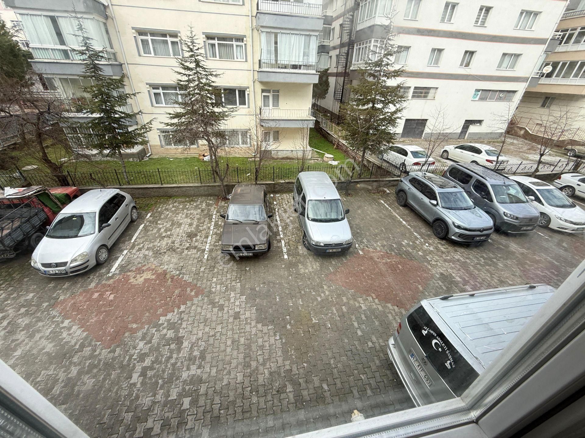 Kafkaslarda Cadde Yakını Fırsat 3+1 Daire,, - Görsel 27