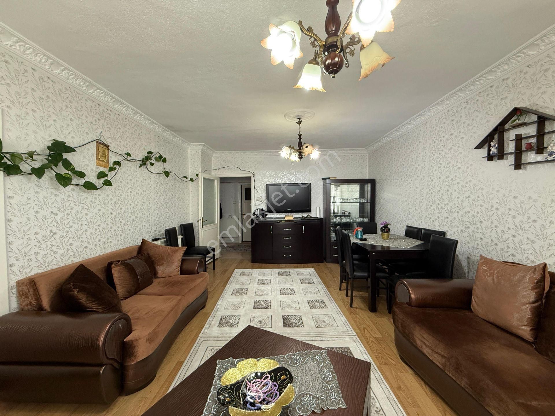 Kafkaslarda Cadde Yakını Fırsat 3+1 Daire,, - Görsel 5