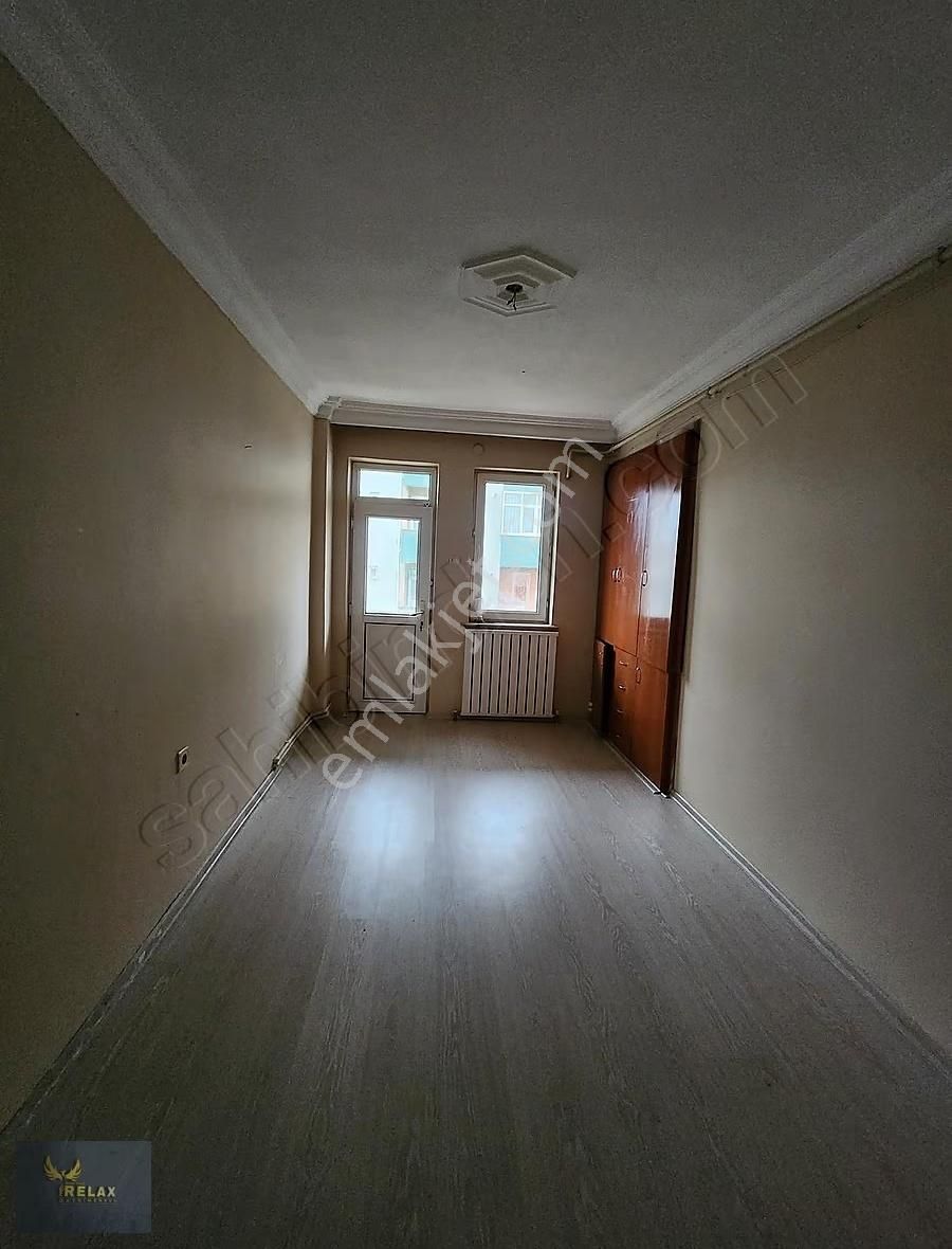 İhsaniye Mah Site İçerisinde 3+1 Balkonlu Arakat Daire - Görsel 2