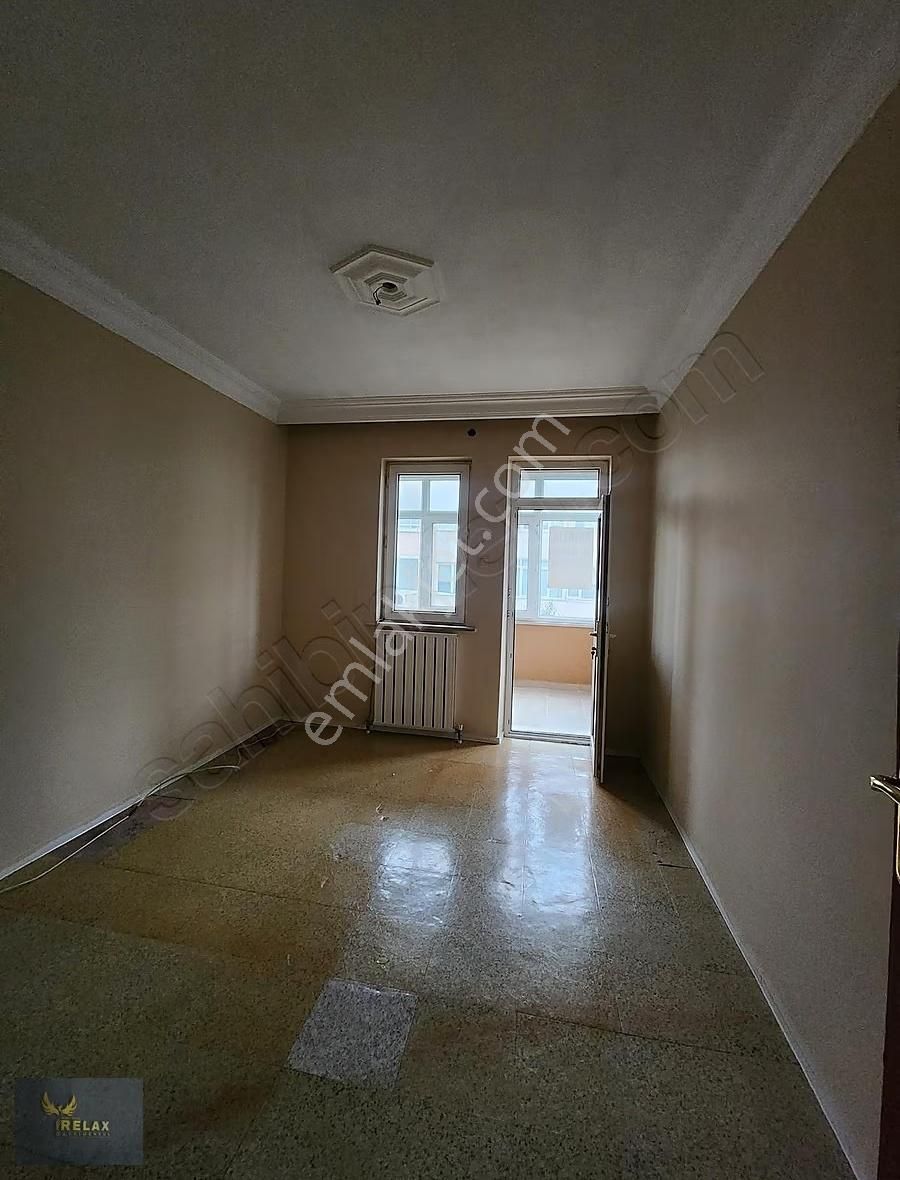 İhsaniye Mah Site İçerisinde 3+1 Balkonlu Arakat Daire - Görsel 24